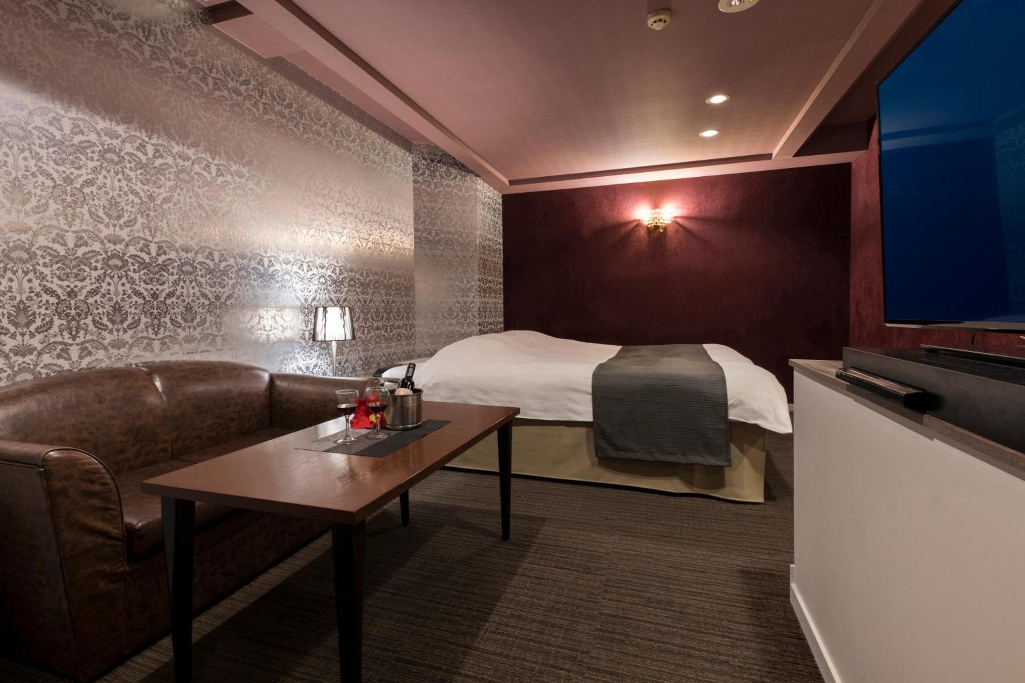 ホテル ジュエリージュエリー 十三 (Adults Only) Ōsaka Extérieur photo