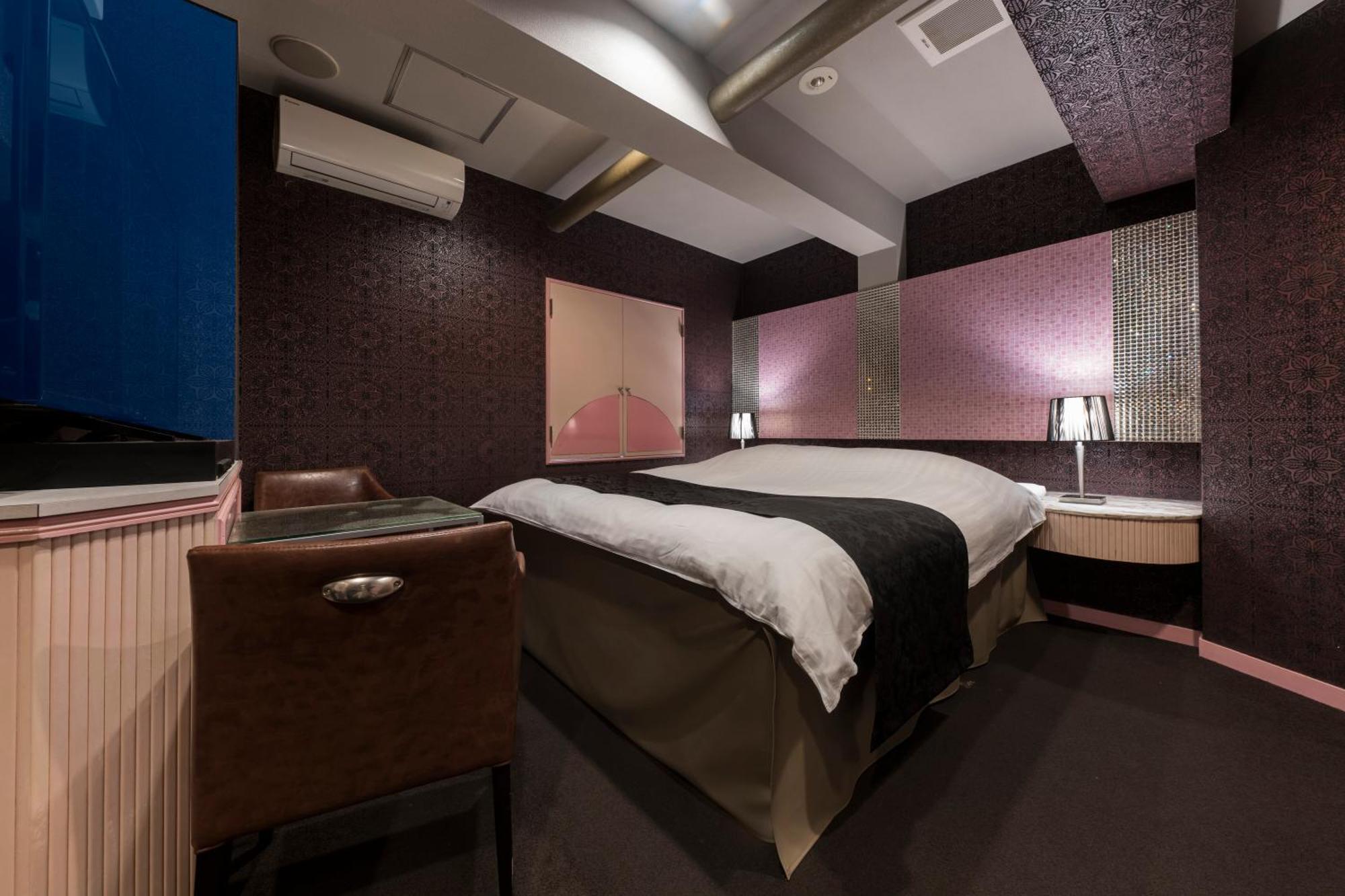 ホテル ジュエリージュエリー 十三 (Adults Only) Ōsaka Extérieur photo