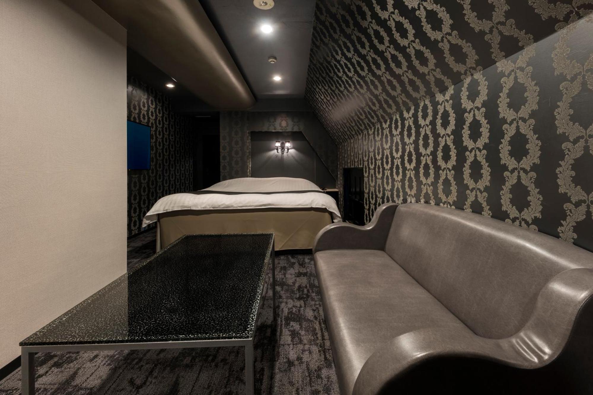 ホテル ジュエリージュエリー 十三 (Adults Only) Ōsaka Extérieur photo