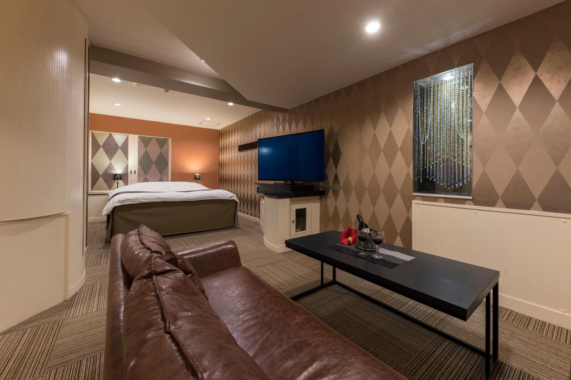 ホテル ジュエリージュエリー 十三 (Adults Only) Ōsaka Extérieur photo