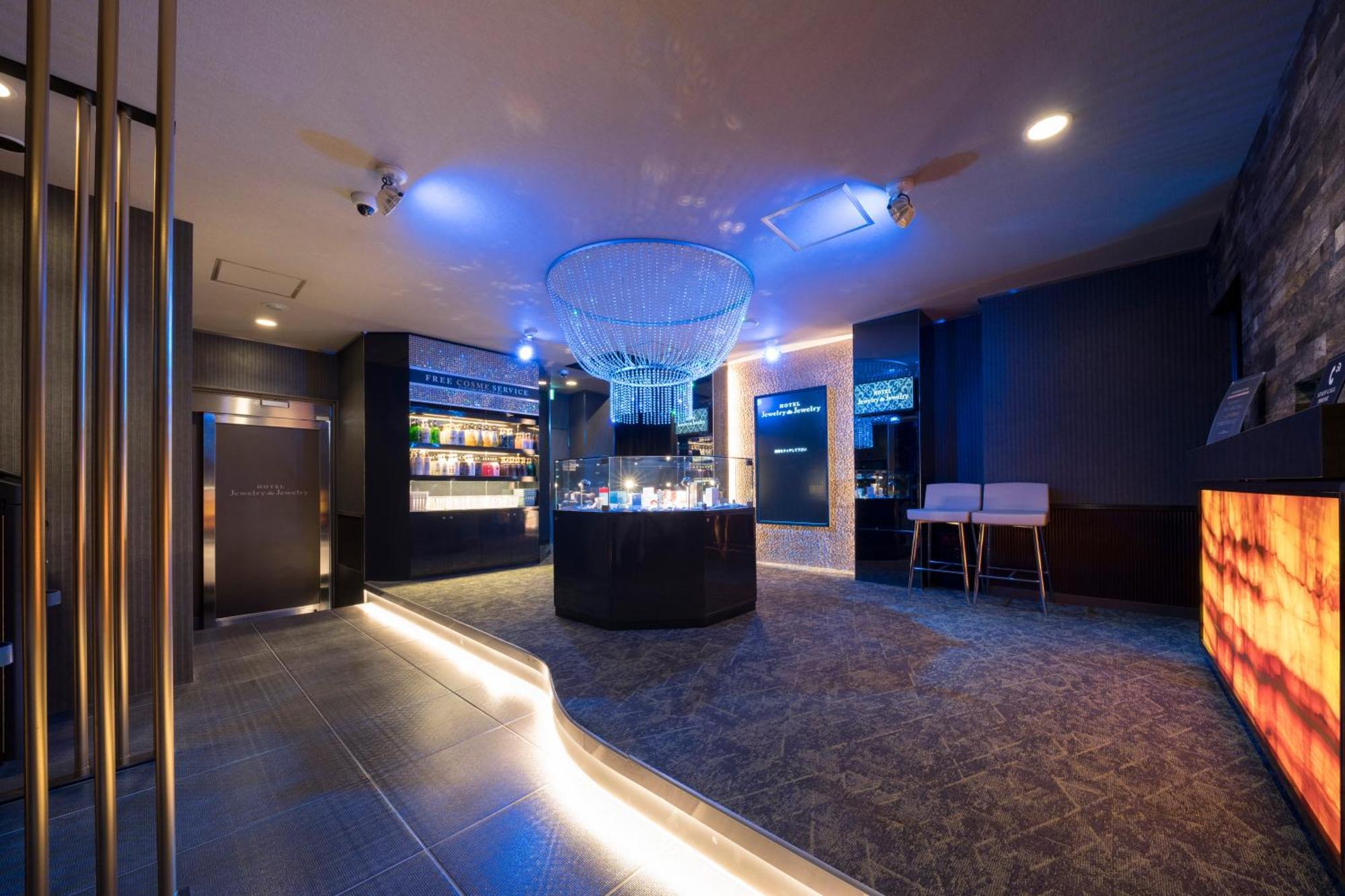 ホテル ジュエリージュエリー 十三 (Adults Only) Ōsaka Extérieur photo