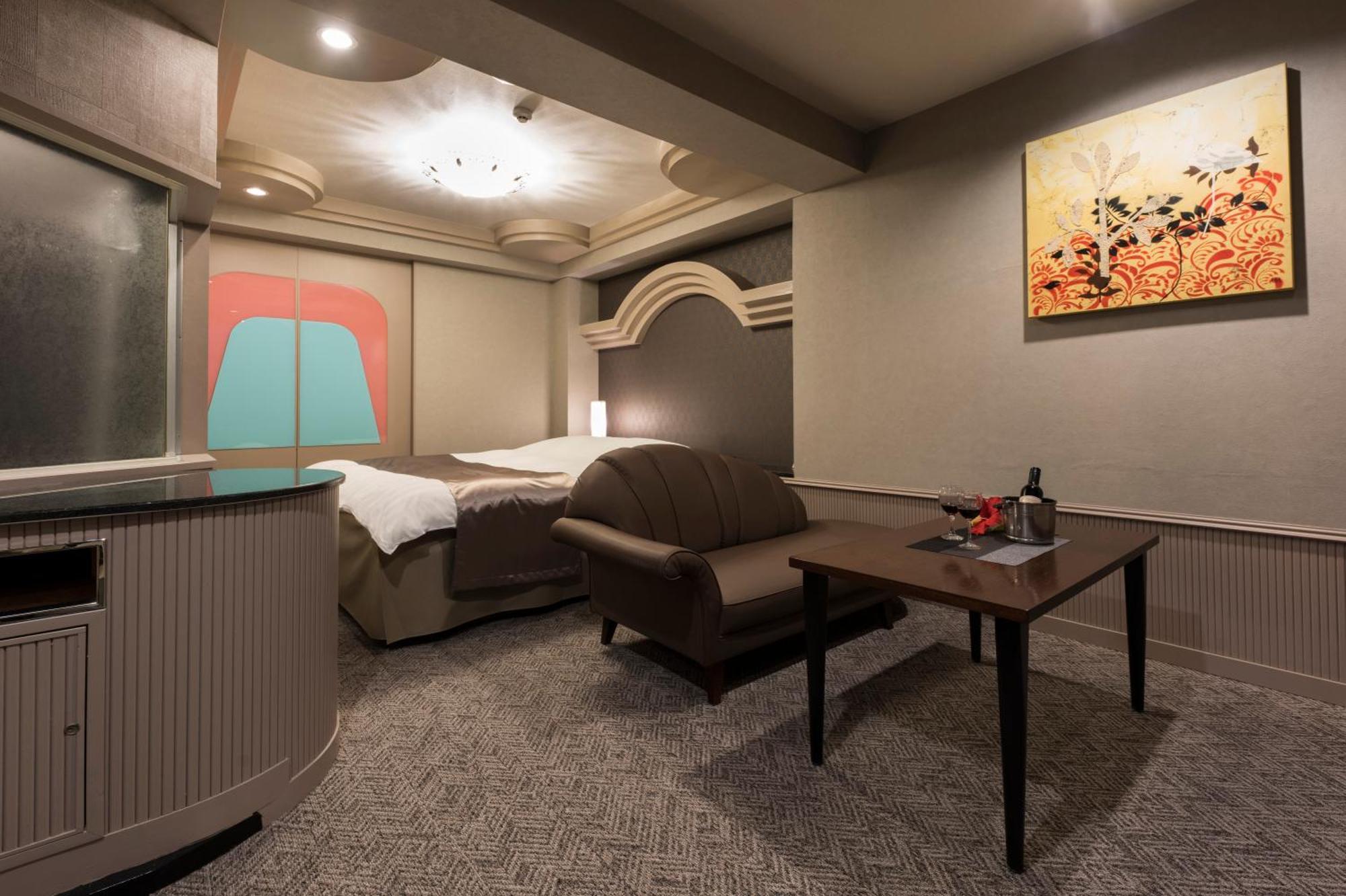 ホテル ジュエリージュエリー 十三 (Adults Only) Ōsaka Extérieur photo