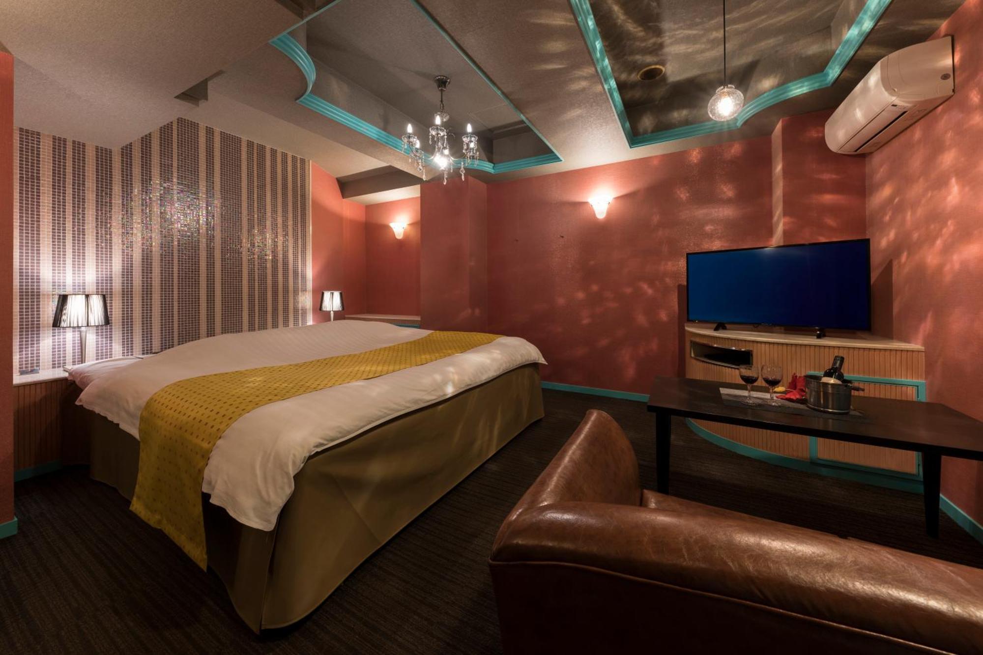 ホテル ジュエリージュエリー 十三 (Adults Only) Ōsaka Extérieur photo